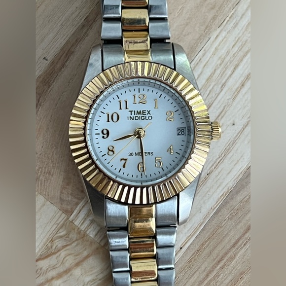 Timex Ladies Watch Indiglo White Dial Two Tone Stainless Bracelet Date Window - Picture 1 of 12